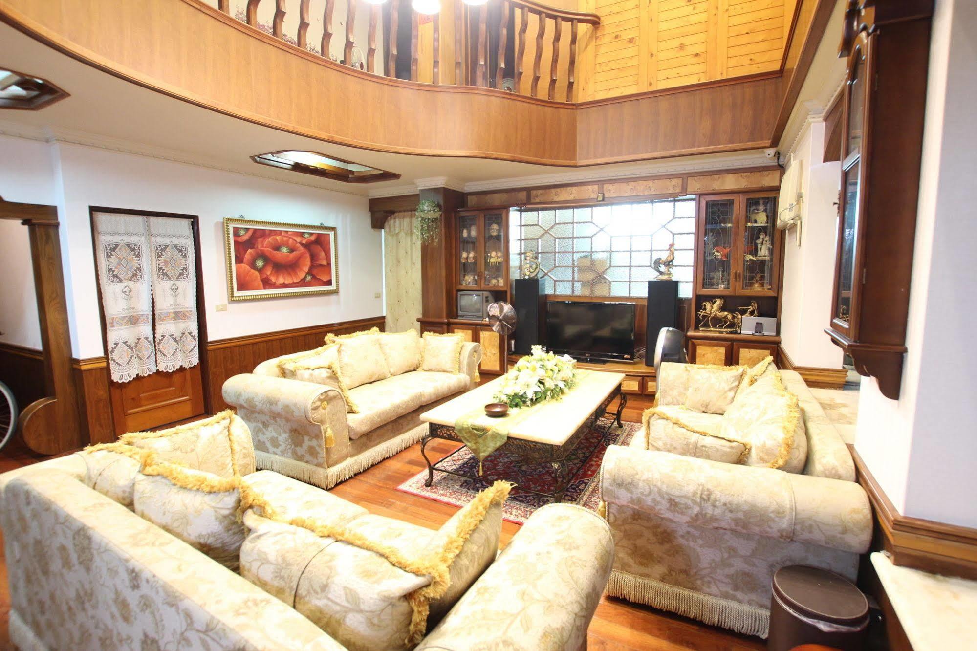 Yilan Pine Villa Homestay Luodong Esterno foto