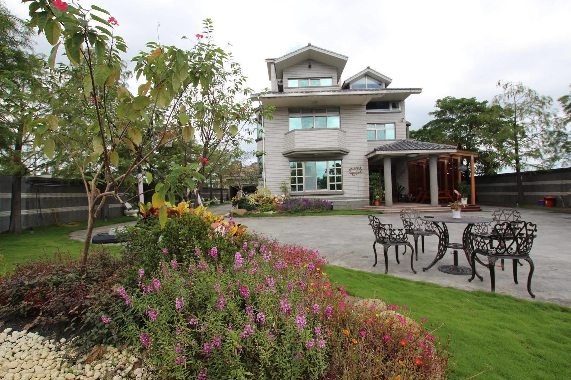 Yilan Pine Villa Homestay Luodong Esterno foto