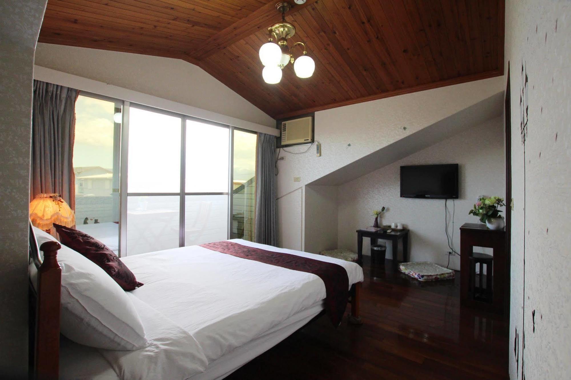 Yilan Pine Villa Homestay Luodong Esterno foto