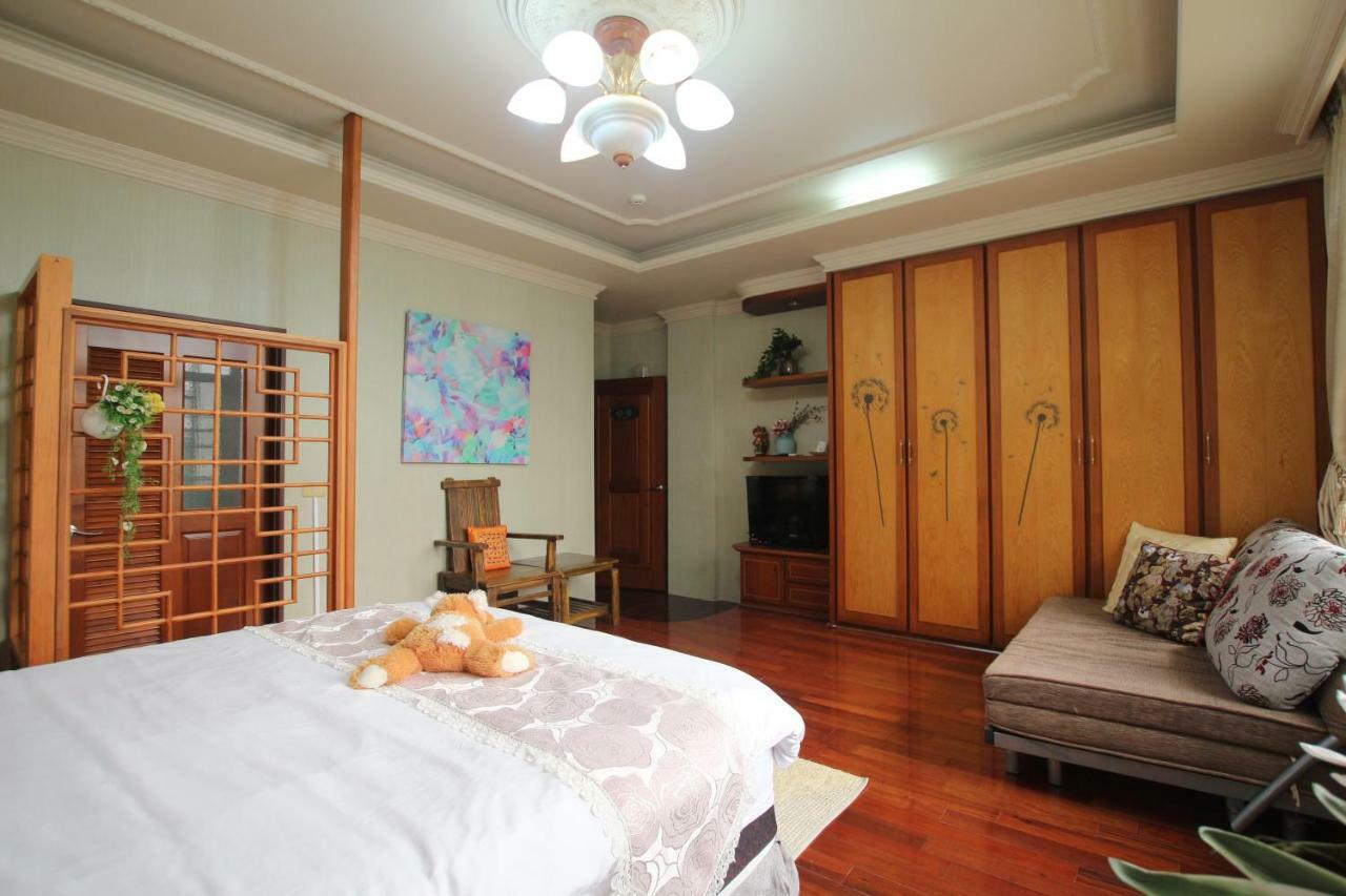 Yilan Pine Villa Homestay Luodong Esterno foto